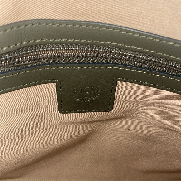 This is a band new sea turtle MCM cross body - Picture 4 of 6